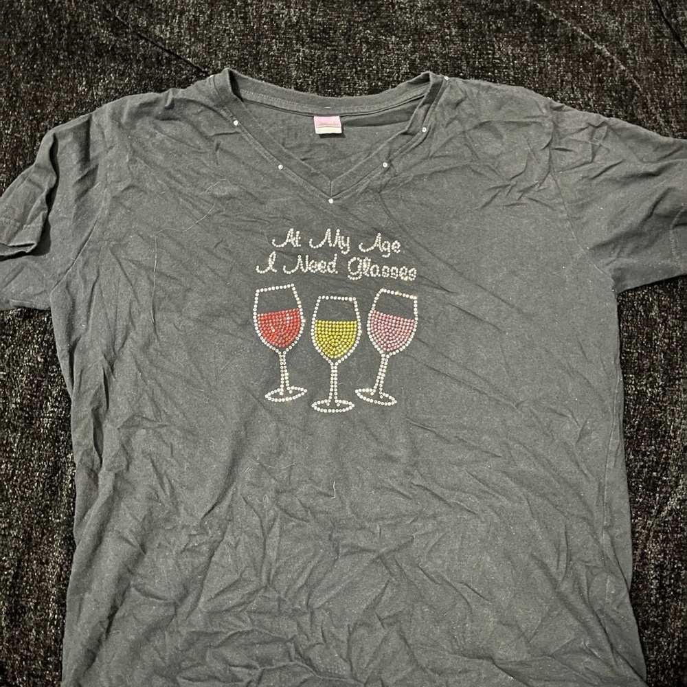 Gray Short Sleeve Tee with Wine Glass Design